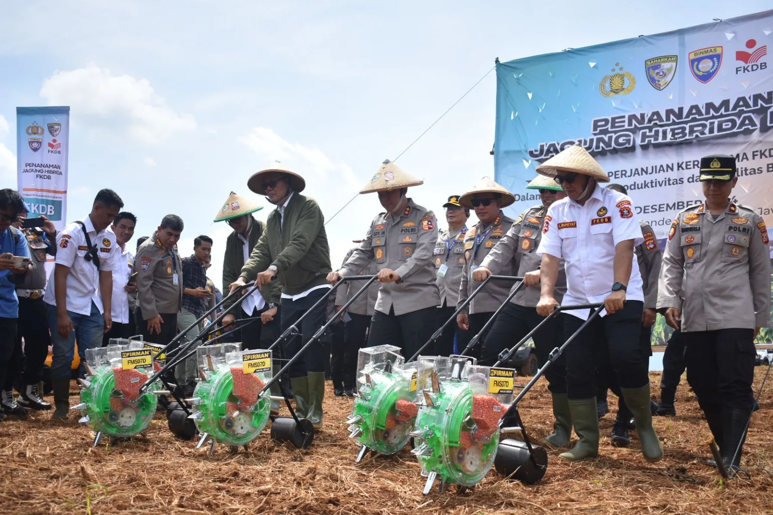 Baharkam Polri Bangun Bekerjasama dengan Forum Komunikasi Doa Bangsa (FKDB) di Sektor Pertanian