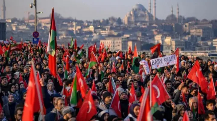 Di Turki, Hari Pertama Tahun 2025 di Warnai Unjuk Rasa untuk Palestina, Desak Hentikan Genosida