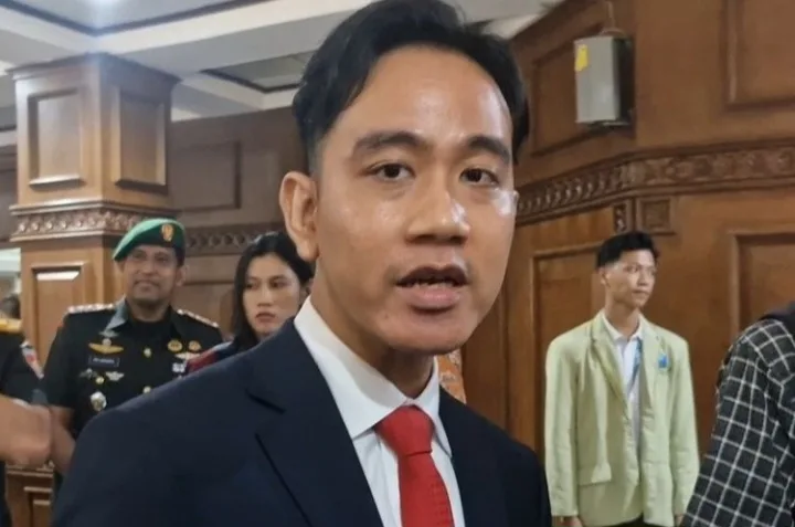 Spekulasi Gibran Masuk Partai Golkar Menguat Setelah Hadir di Acara MKGR