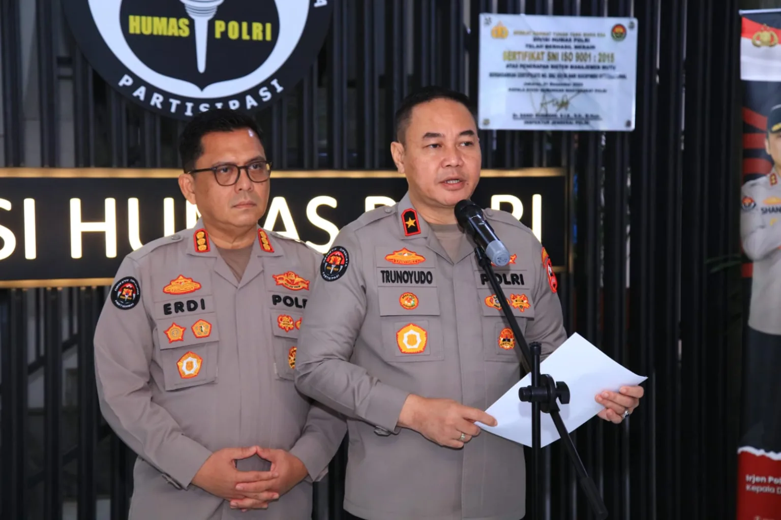 Kapolri Tetapkan Status Gugur dan Berikan KPLB Anumerta Terhadap 3 Personel Terbaiknya