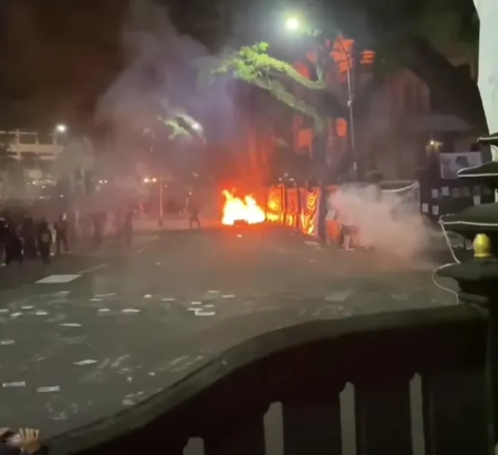 Kronologi Bentrokan Demo UU TNI di Malang: Dari Damai Hingga Ricuh