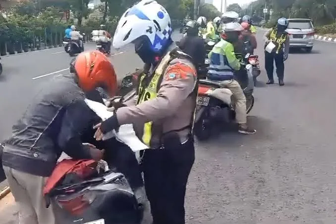 Wakil Ketua Komisi III DPR Soroti Kebijakan Tilang Syariah di Lombok Tengah