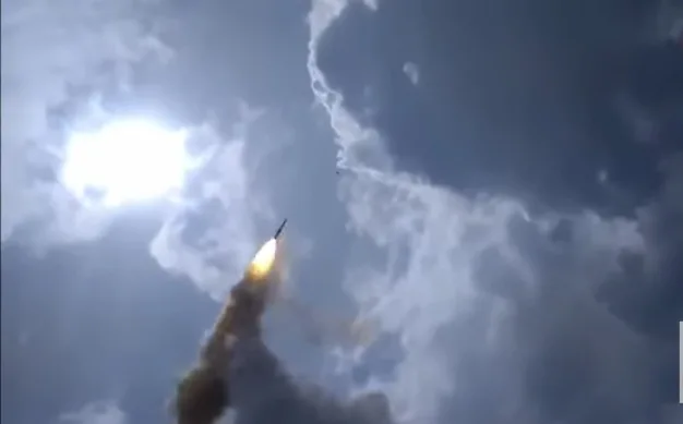 Unjuk Kekuatan di Laut Arab, India Kirim Sinyal Siap Tempur ke Pakistan