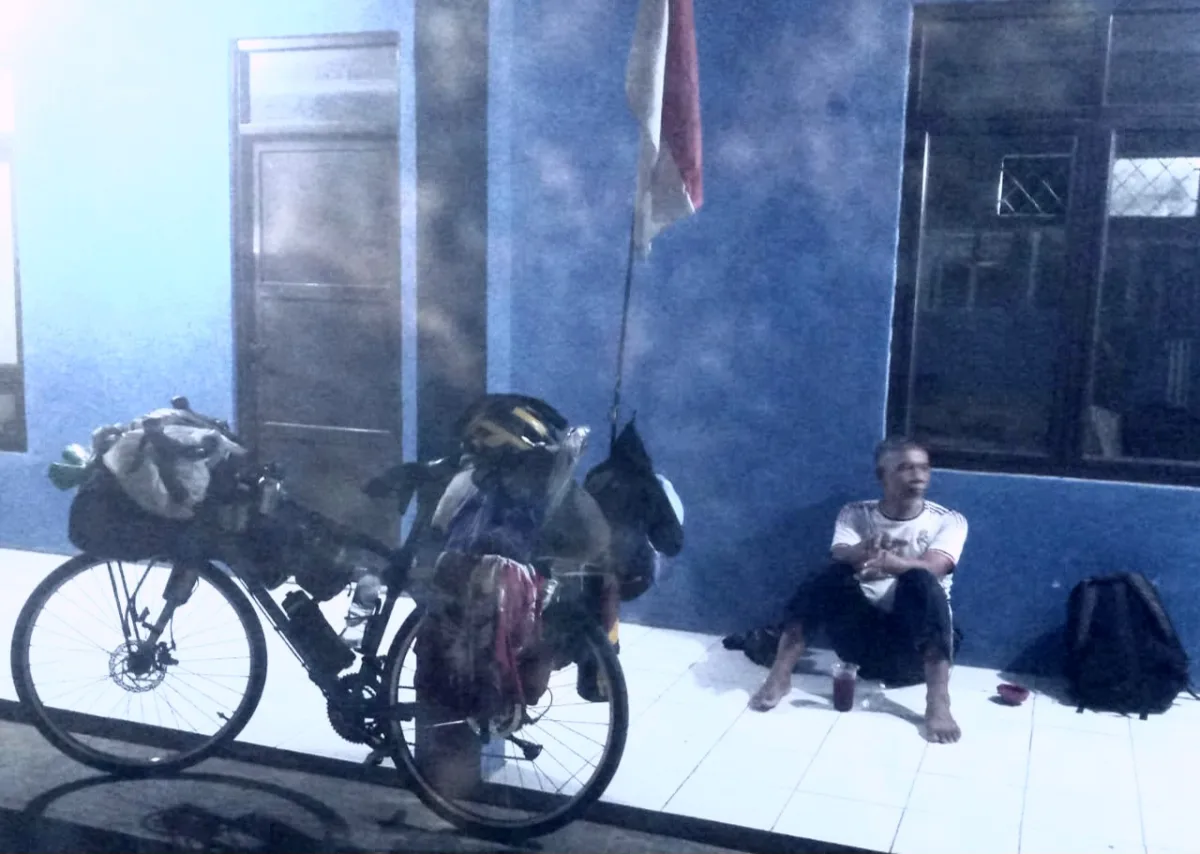 Pesepeda Asal Malang, Sayudi Prastopo Tiba di Pendopo Malingping dalam Ekspedisi Menyusuri Selatan Jawa