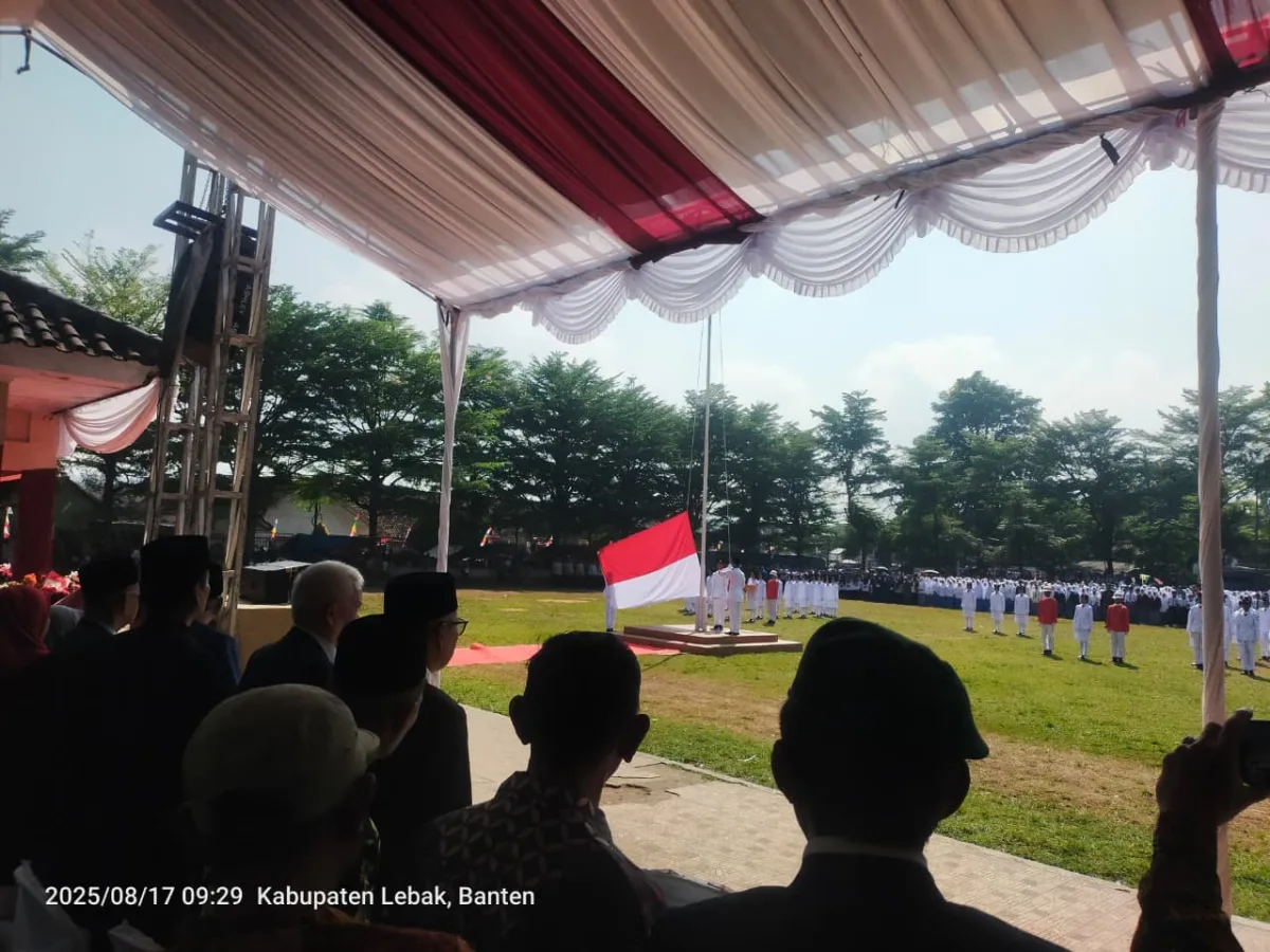 Pengibaran Bendera Tingkat Kecamatan Malingping Berjalan Sukses dan Khidmat