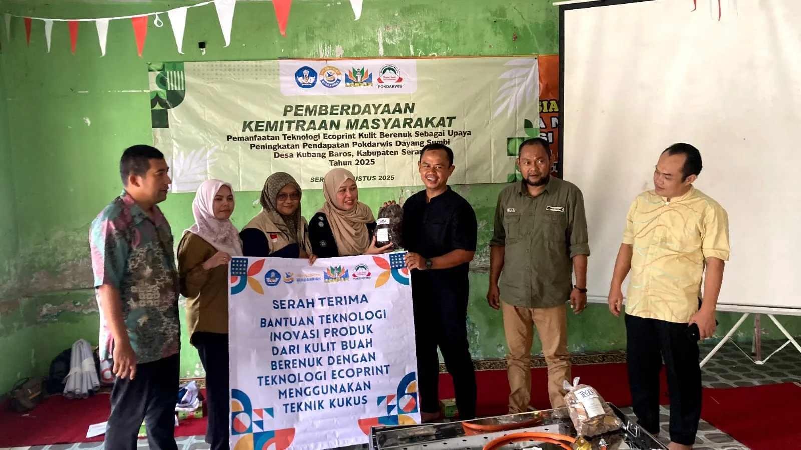 Pemanfaatan Teknologi Ecoprint Kulit Berenuk Dorong Produk Unggulan Pokdarwis Dayang Sumbi