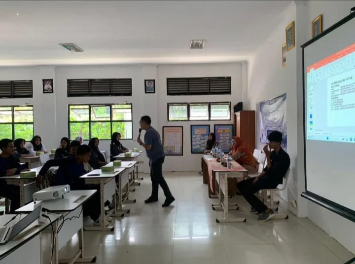 IMC Komisariat Universitas Setia Budi Pokdis Wanasalam Gelar Seminar Edukatif