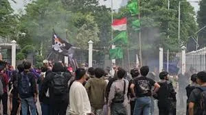 Tuntutan 17+8: Suara Rakyat di Tengah Gejolak Demokrasi