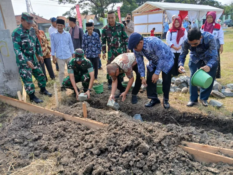 Peletakan Batu Pertama 80.000 Gerai Koperasi Desa Merah Putih Dimulai dari Banten