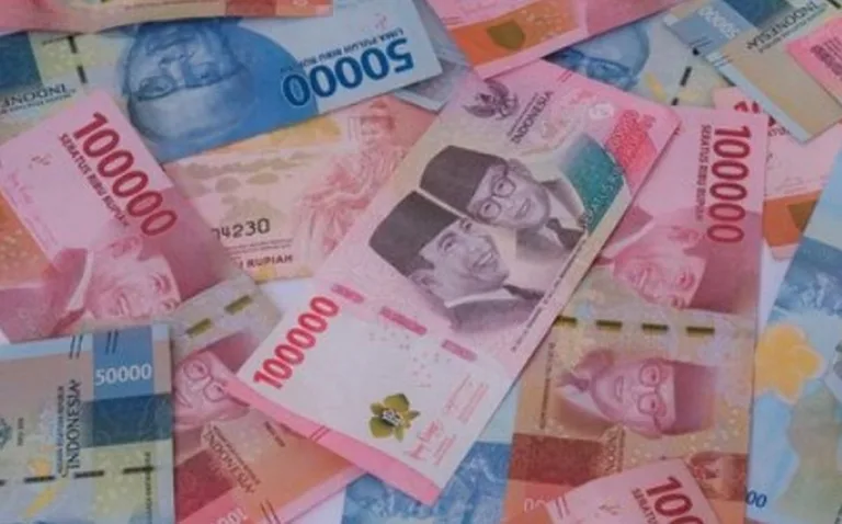 BLT Rp 300 Triliun: Pemerintah Perkuat Daya Beli Lewat Bantuan Tunai Langsung untuk 35 Juta Keluarga PKH_BANSOS_KJP