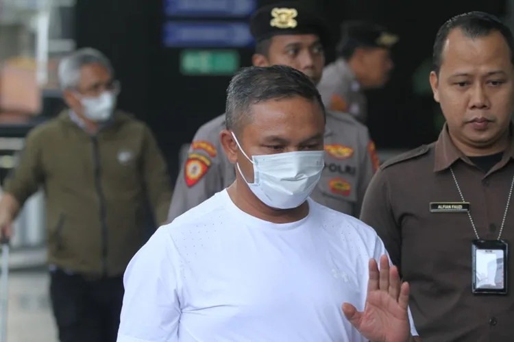 KPK Tetapkan Gubernur Riau Abdul Wahid Sebagai Tersangka Kasus Pemerasan Anak Buah