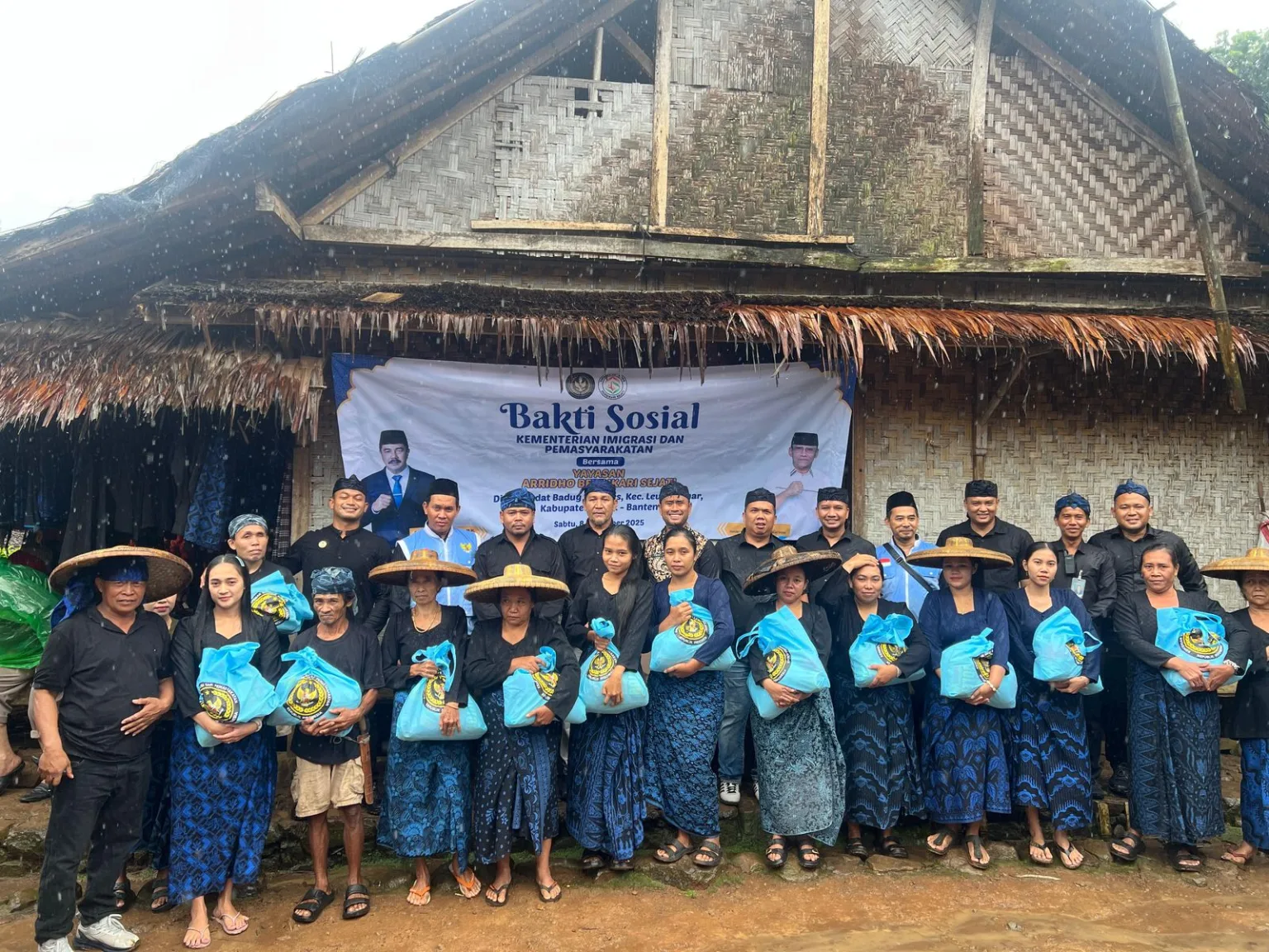 Kementerian Imigrasi & Pemasyarakatan Bersama Yayasan Arridho Berdikari Sejati Baksos di Baduy