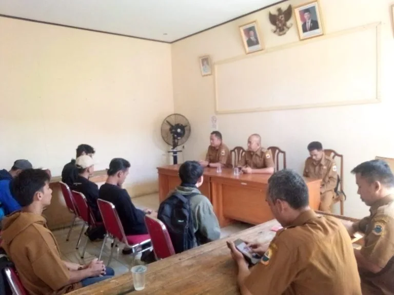 Audiensi di Kantor Kecamatan Panggarangan, IMC Sampaikan Kritik dan Solusi Alternatif Terkait Pustu dan Jalan Poros Desa