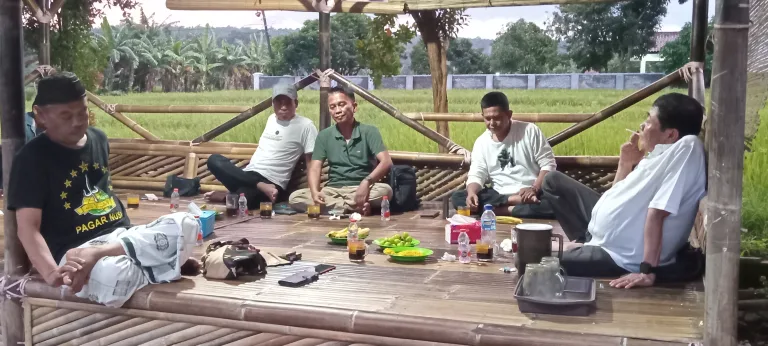 Di Kaki Gunung Karang, Ulama dan Jawara Merajut Kembali Ikatan: Pertemuan PCNU Kota Serang dan TTKKBI Banten
