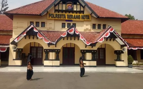 Polisi Perluas Penyidikan Pembakaran Pos Ciceri, Mahasiswa Bertambah Jadi 10 Tersangka