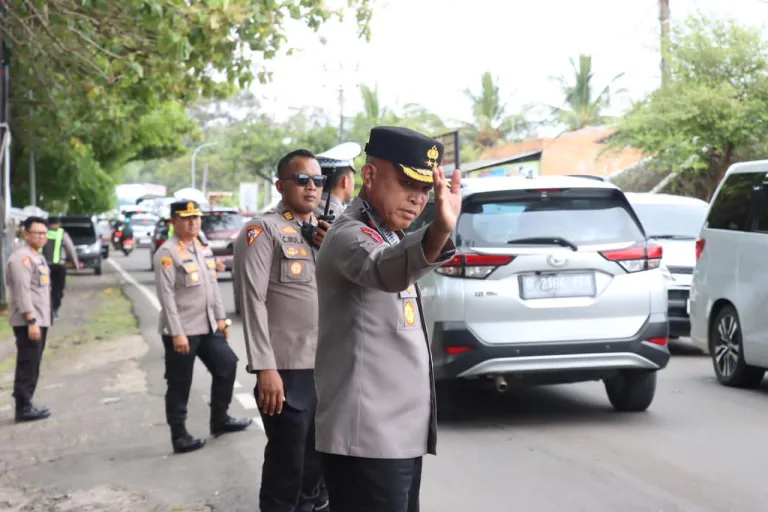Kapolda Banten Tinjau Langsung Situasi Keamanan Wisata Anyer Pasca Tahun Baru 2026
