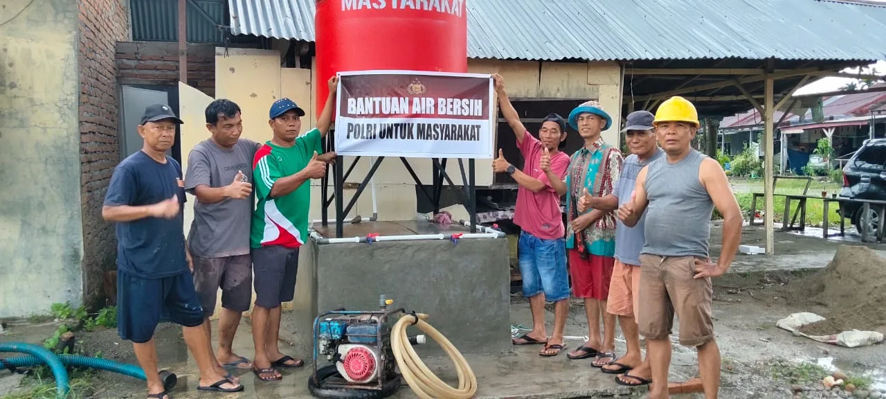 Polri Hadirkan Akses Air Bersih, Sumur Bor Mulai Mengalir di Padang Pariaman