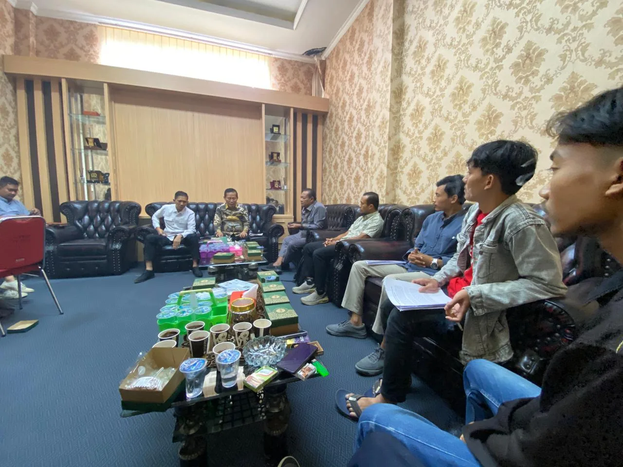Oknum Anggota DPRD Kota Serang Diduga Bawa Senpi dan Intimidasi Pejabat, Mahasiswa Desak Pencopotan