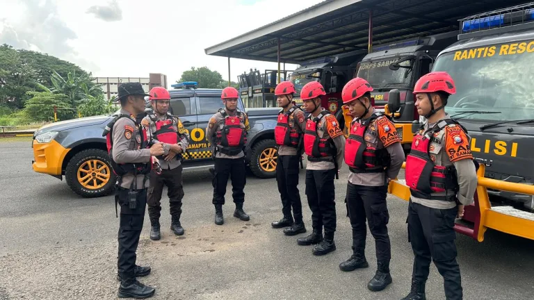 Pencarian Pesawat ATR 400 Diperluas ke Lereng Bulusaraung, Tim SAR Gabungan Sisir Hutan dan Karst Maros