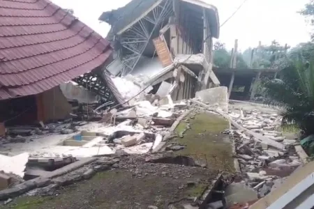 Rayapan Tanah ‘Creeping’ Padasari Mengguncang Permukiman, Ribuan Warga Mengungsi Menanti Kepastian Relokasi