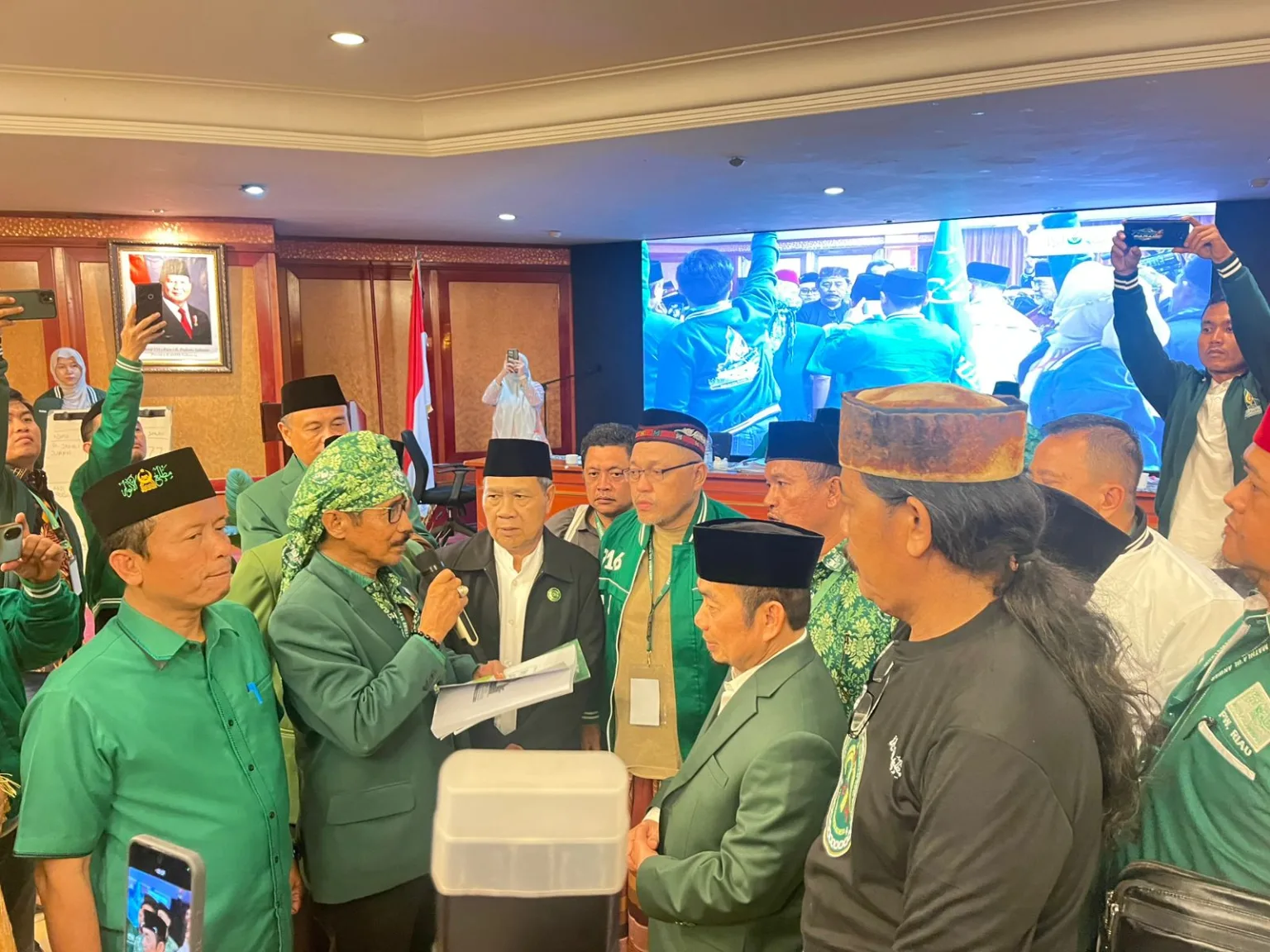 Jazuli Juwaini Terpilih Pimpin PB Mathla’ul Anwar 2026–2031, Unggul Tipis dalam Voting Ketat dan Sempat Ricuh