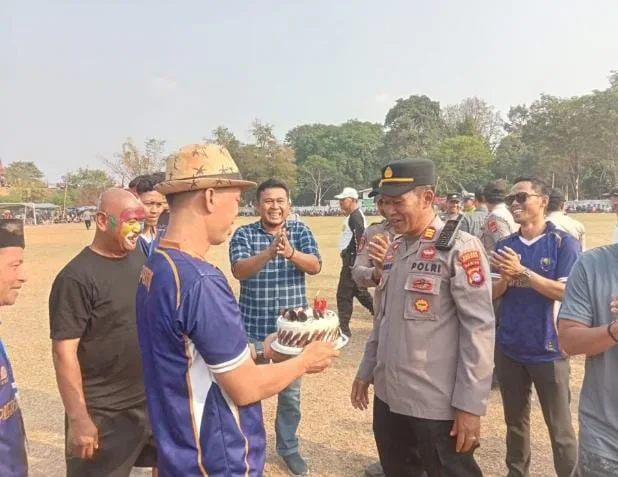 Kapolsek Kragilan Rayakan Ulang Tahun di Tengah Pengamanan Grand Final Persidura Cup 1