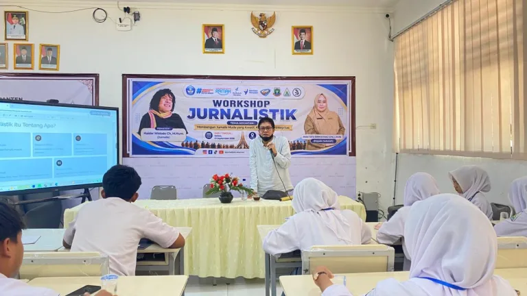Workshop Jurnalistik Kontemporer di SMAN 1 Cibeber, Bina Jurnalis Muda Kreatif
