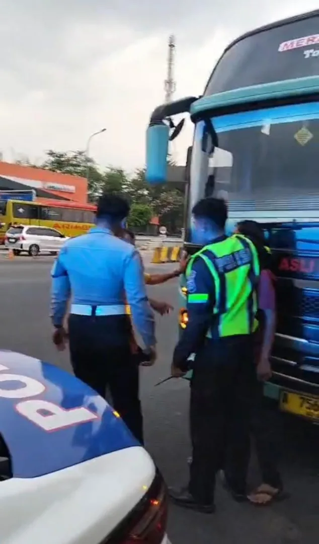 Patroli PJR Polda Banten Ringkus Dua Terduga Penusukan Calon Penumpang Bus