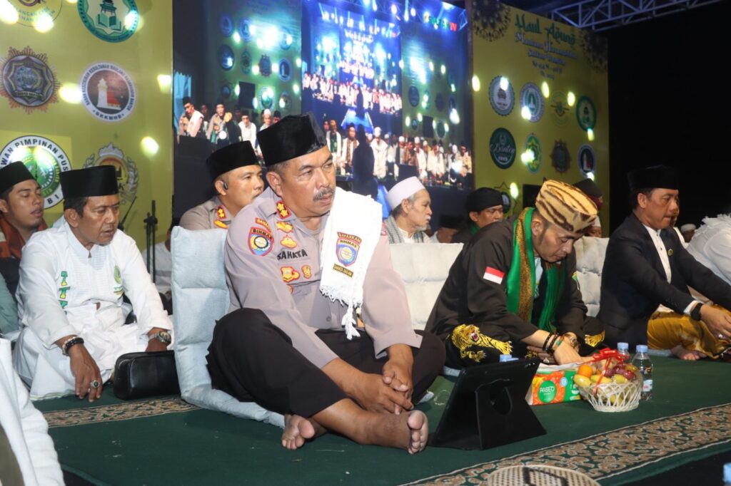 Polda Banten Ikuti Haul Sultan Maulana Hasanudin ke 468 H, Bersama Kiyai dan Ribuan Santri Banten