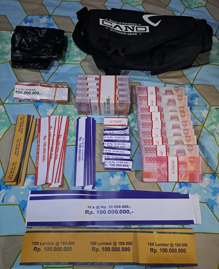 Bareskrim Polri Bongkar Jaringan Produksi Uang Palsu di Bekasi, 8 Tersangka Ditangkap