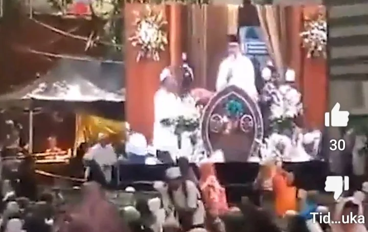 Ridwan Kamil Diteriaki ‘Turun’ oleh Jama’ah Haul Mbah Priok