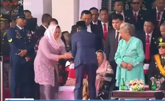 Video Presiden Jokowi Tak Salami Try Sutrisno di HUT TNI Viral, Ini Penjelasan Istana