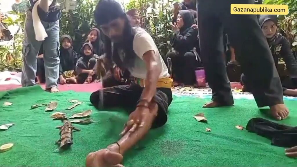 Pagelaran Budaya Banten pada Milad Syekh Abu Hasan Asy-Syadzili ke 852 Pagelaran budaya Banten pada Milad Syekh Abu Hasan Asy-Syadzili ke 852