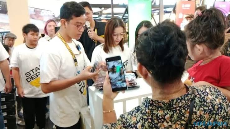 Mobil Dinas Walikota Solo Terparkir di Solo Paragon Mall Saat Ada Acara Festival Kuliner Pecinan, Sajikan Makanan Non Halal