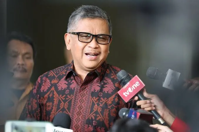 Megawati Tertawa Dengar Cerita Hasto Saat Dipanggil Polisi