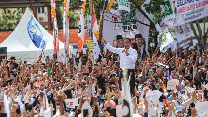 Anies Baswedan Tanggapi Gerakan ‘Salam Empat Jari’