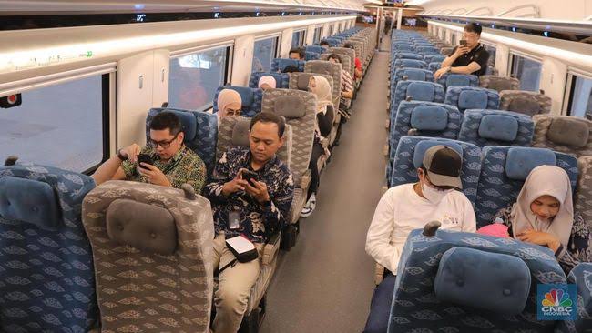 Akibat Adanya Gempa, Keberangkatan Whoosh Tertunda, Penumpang Mengeluh