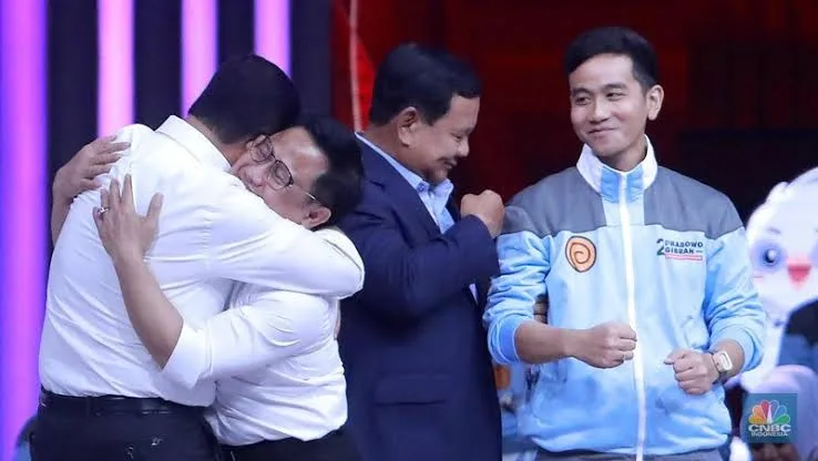 Anies Baswedan Bangga Atas Kepiwaian Debat Cak Imin, Dia pun Memeluknya