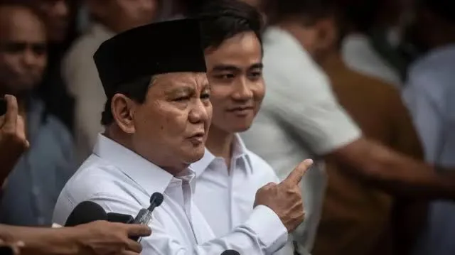 Prabowo Beri Isyarat Kabinet Bentukannya Akan Gemuk