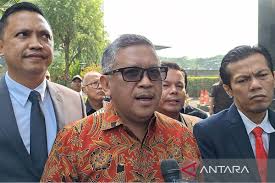 KPK Mulai Bidik Hasto, Tas dan Ponselnya Disita