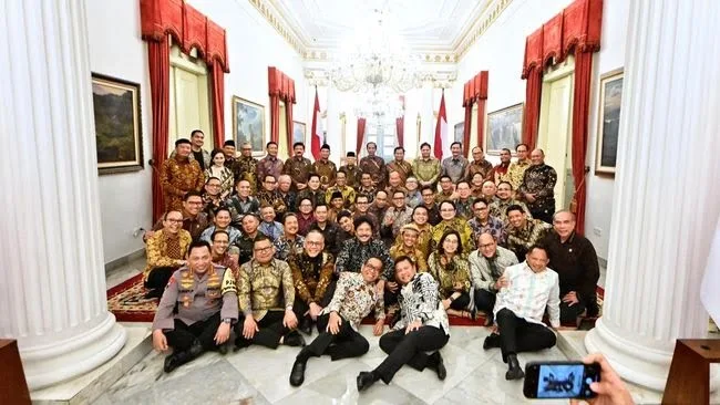 Presiden Jokowi dan Wapres Ma’ruf Amin Gelar Jamuan Perpisahan Bersama Kabinet di Istana Negara