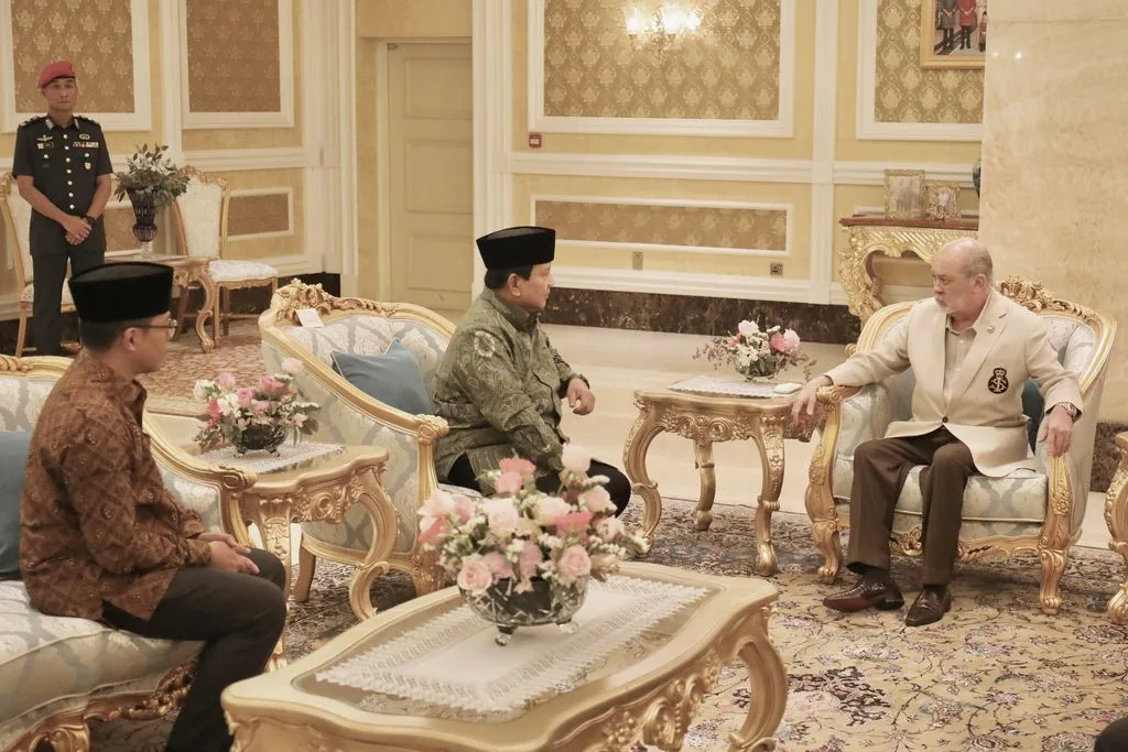 Prabowo Subianto Bahas Kerja Sama Pertahanan dengan Raja Malaysia di Kuala Lumpur